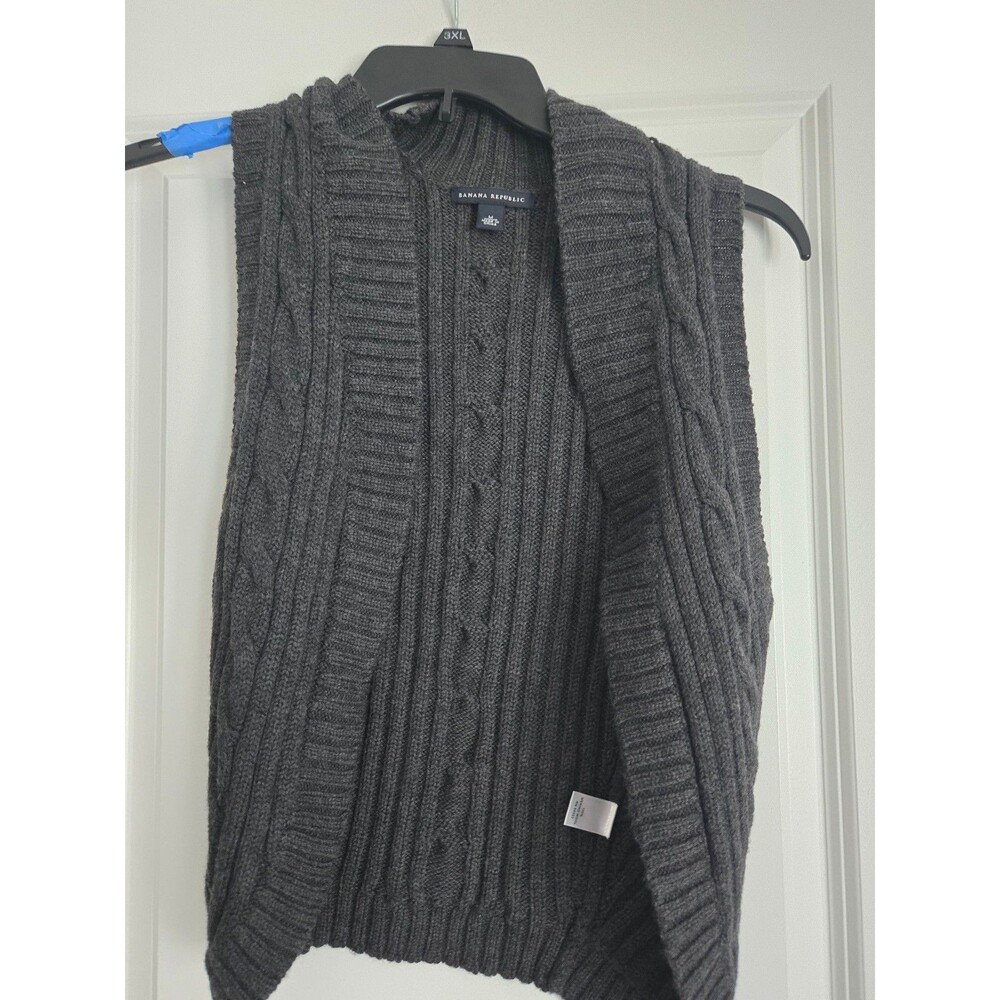 Banana Republic Women's Cable Knit Sweater Vest med